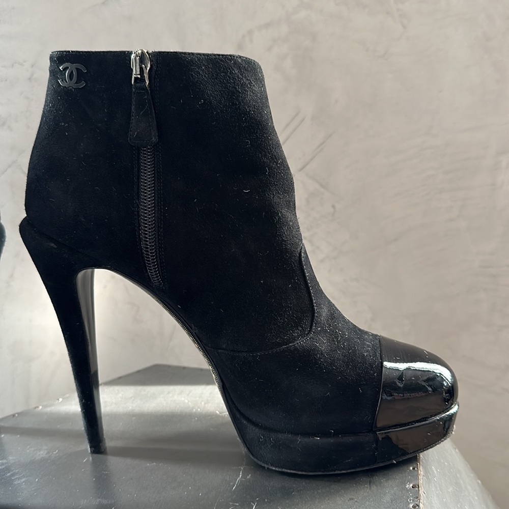 Chanel high heel boots - Picture 4 of 4